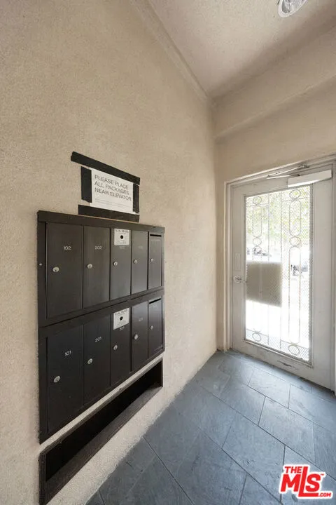 1409 Armacost Avenue 302, Los Angeles, California 90025 home-pic-38